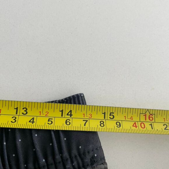 Vuori men’s camo shorts best fit size S/M - Picture 5 of 6